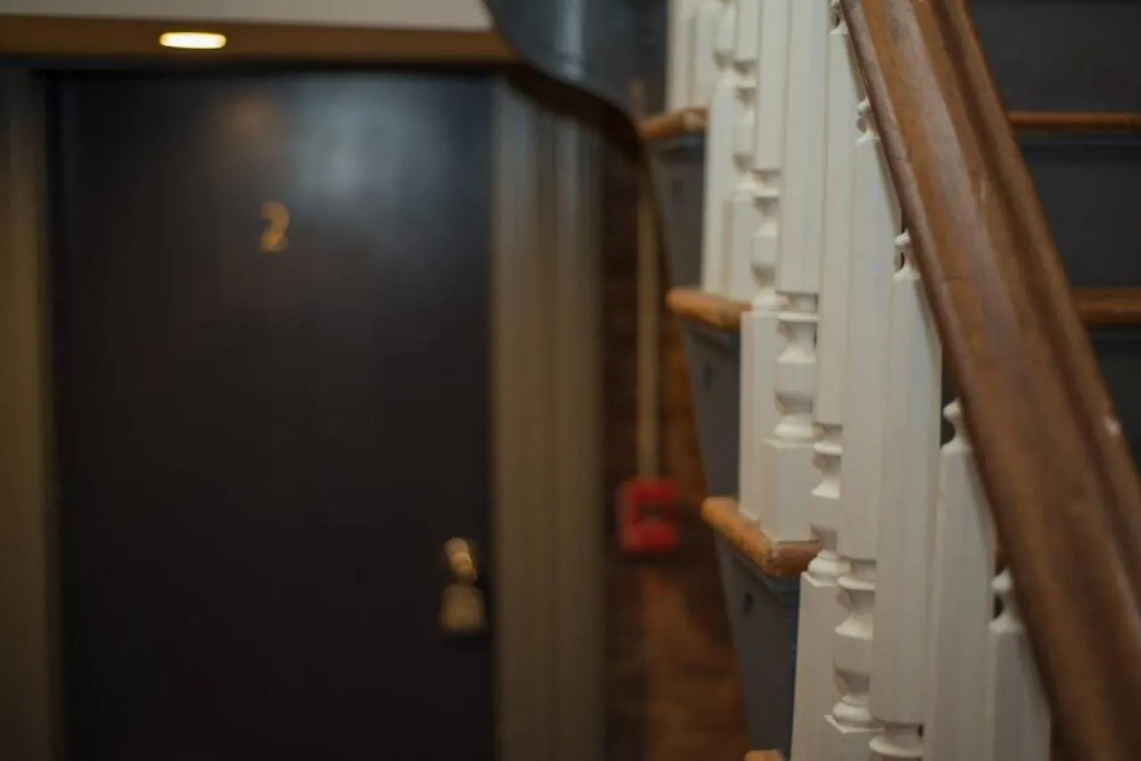 Hostwise Stays - The Ohioan - Beautiful Brick Apt, Minutes To Downtown! Pittsburgh 0*,  United States