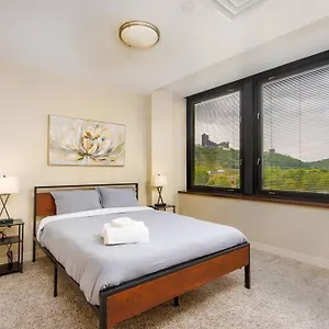 Sprawling Stadium Views Wonderful Location 24-7 Parking Gym Lounge Pittsburgh