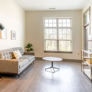 Urban Living 1br In Uptown Area With Pool Apartment Charlotte