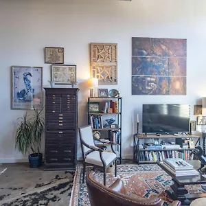 Elegant Downtown Loft - Walk To Beale St! Apartment Memphis