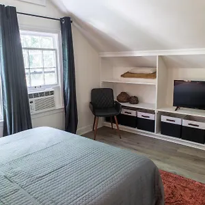 J Birds' Midtown Holiday home Memphis