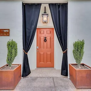 The Lincoln Loft, Near Forsyth Park With Free Parking Holiday home Savannah